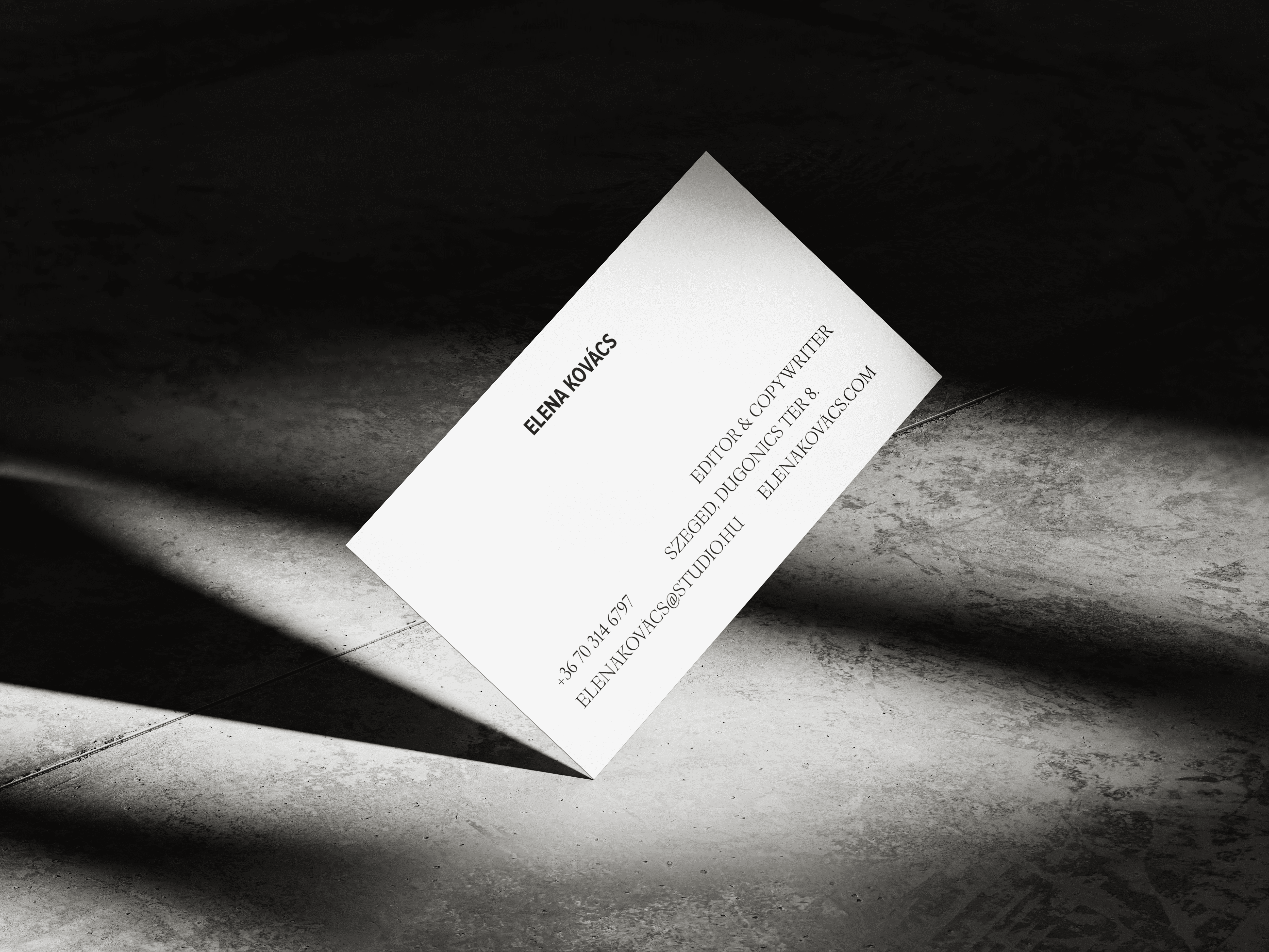 BusinessCard03_Mockup_MicroVolume_